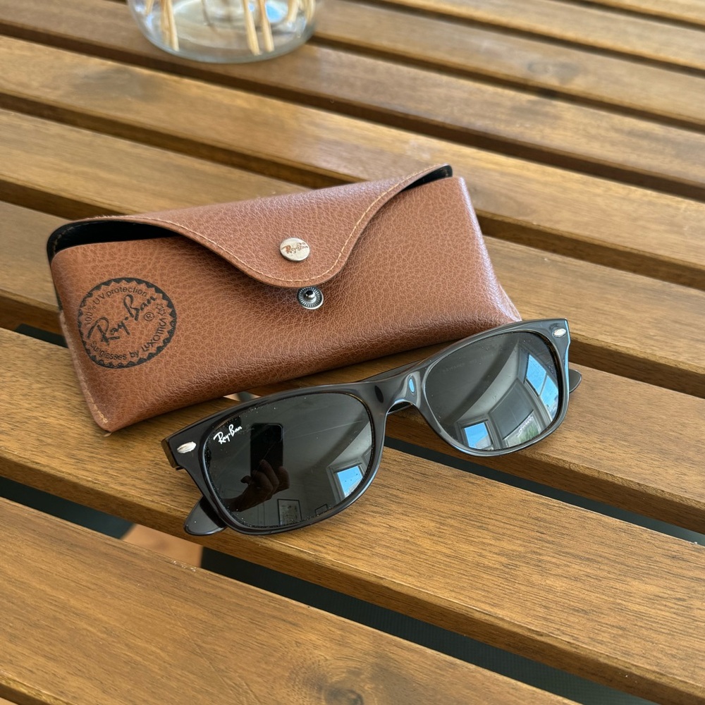 Ray-Ban Wayfarer sun glasses